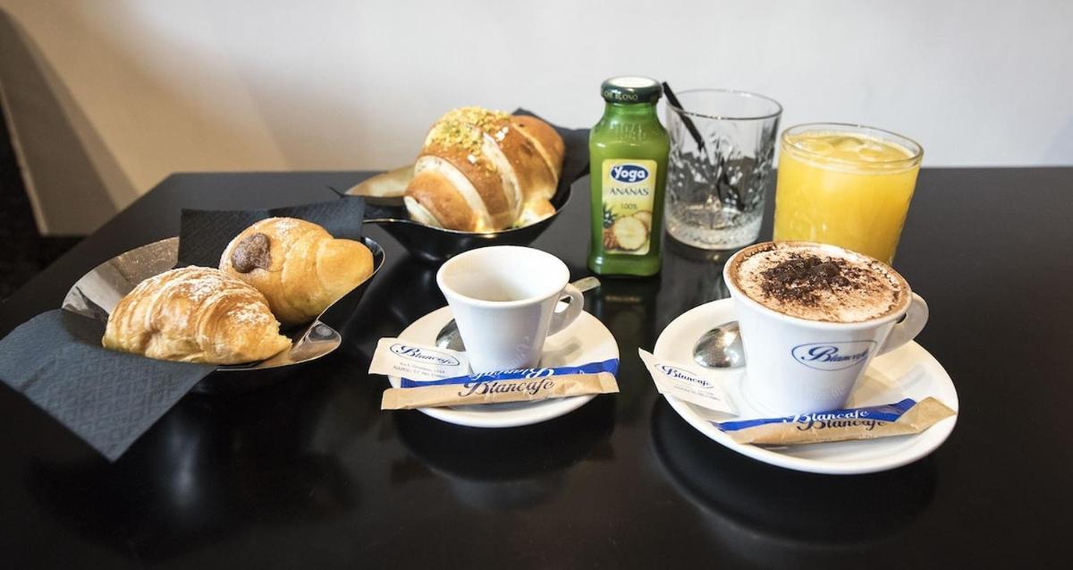 ナポリ Donna Luisa Bed & Breakfast エクステリア 写真