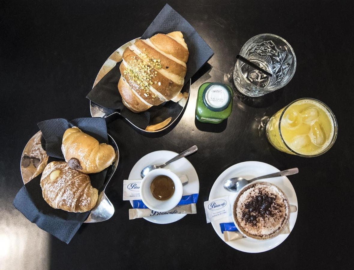 ナポリ Donna Luisa Bed & Breakfast エクステリア 写真